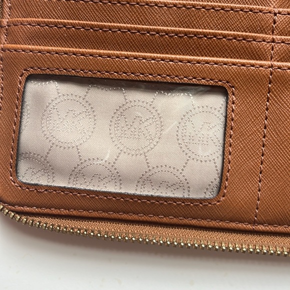 Michael Kors Ziparound Nylon Olive Green Wallet - Picture 8 of 8